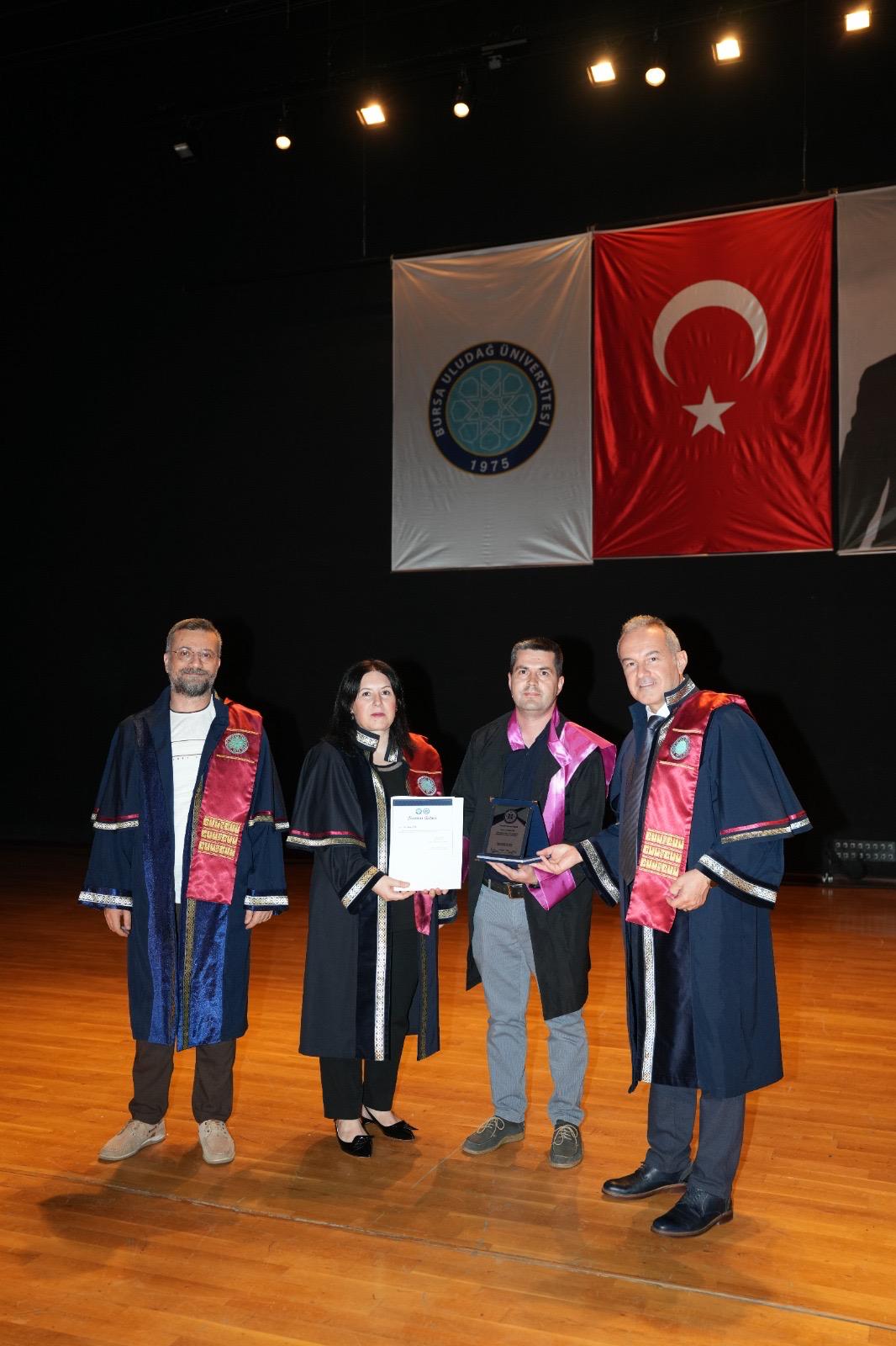 YÜKSEK LİSANS VE DOKTORA MEZUNLARIMIZ DİPLOMALARINI ALDI